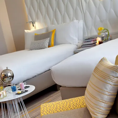 Renaissance Hotel 5*
