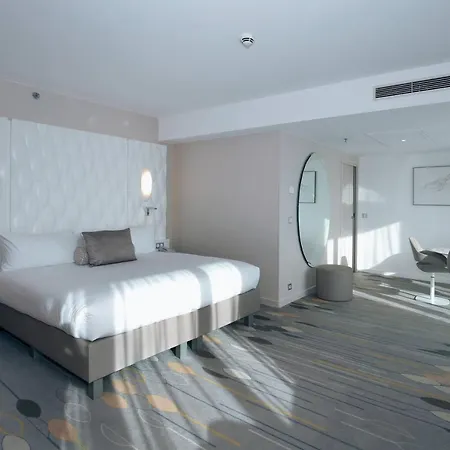 Renaissance Hotel