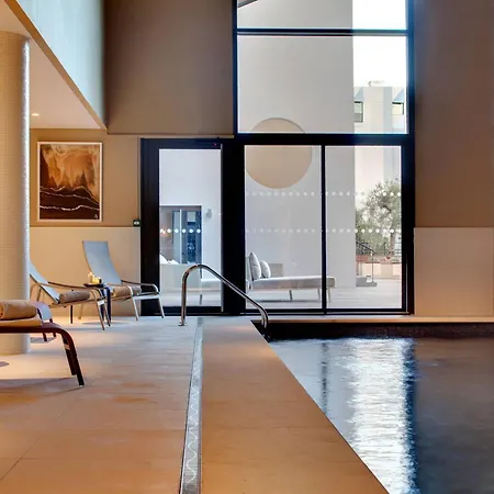 Renaissance Hotel 5*